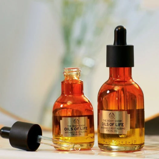 Oils of Life™ Intensely Revitalising Facial Oil 30ml - Image 2