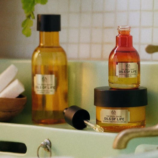 Oils of Life™ Intensely Revitalising Facial Oil 30ml - Image 3