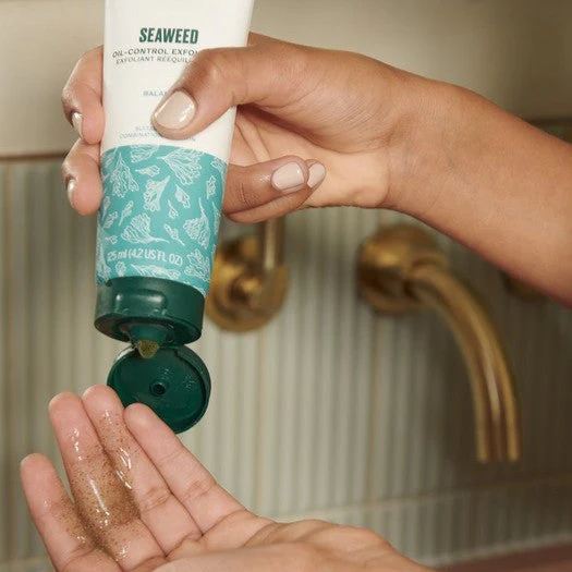 Seaweed Oil-Control Exfoliator - Image 5