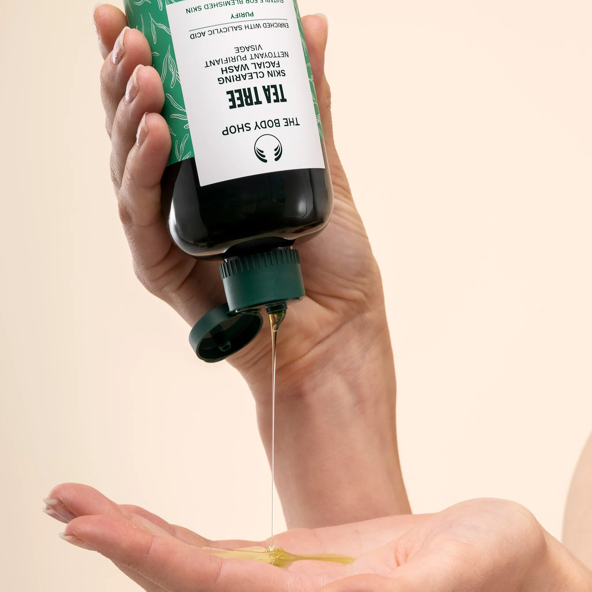 Tea Tree Skin Clearing Facial Wash 250ml - Image 6