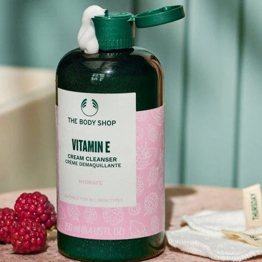Vitamin E Cream Cleanser - Image 4