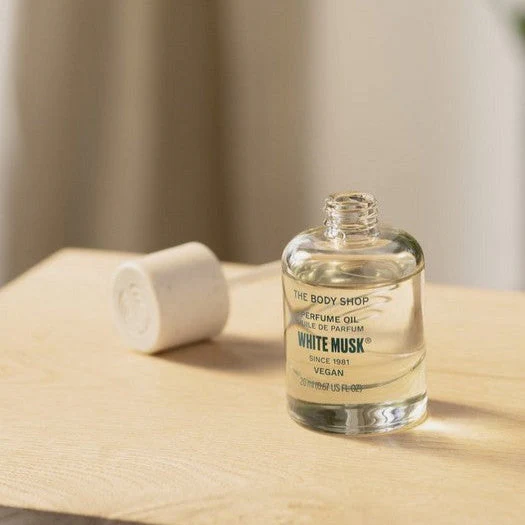 White Musk® Perfume Oil  - Image 2